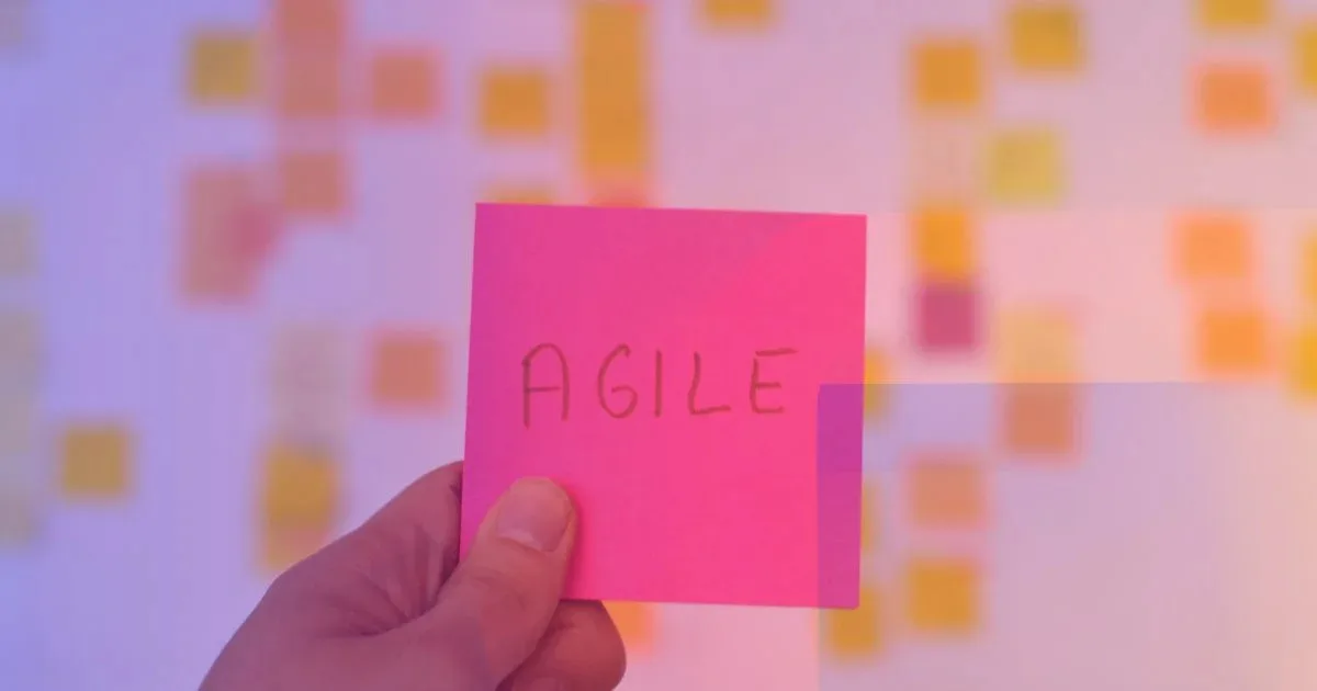 Agile UX vs Lean UX: Basic Principles & Differences in 2024